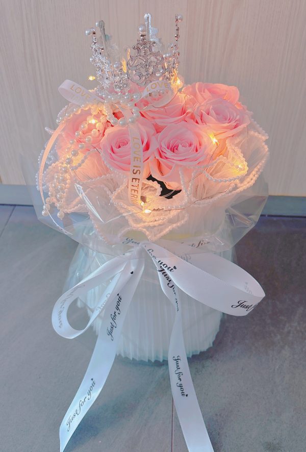 Preserved flower crown bouquet